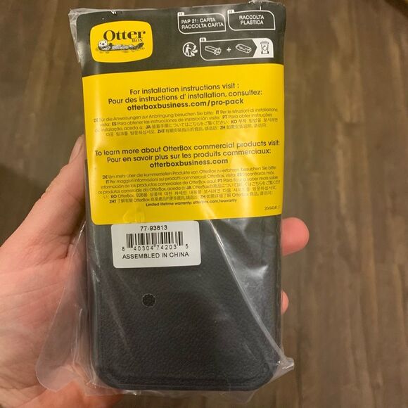 Pelican Shield iPhone 17 Pro rugged military grade Case - Picture 3 of 3